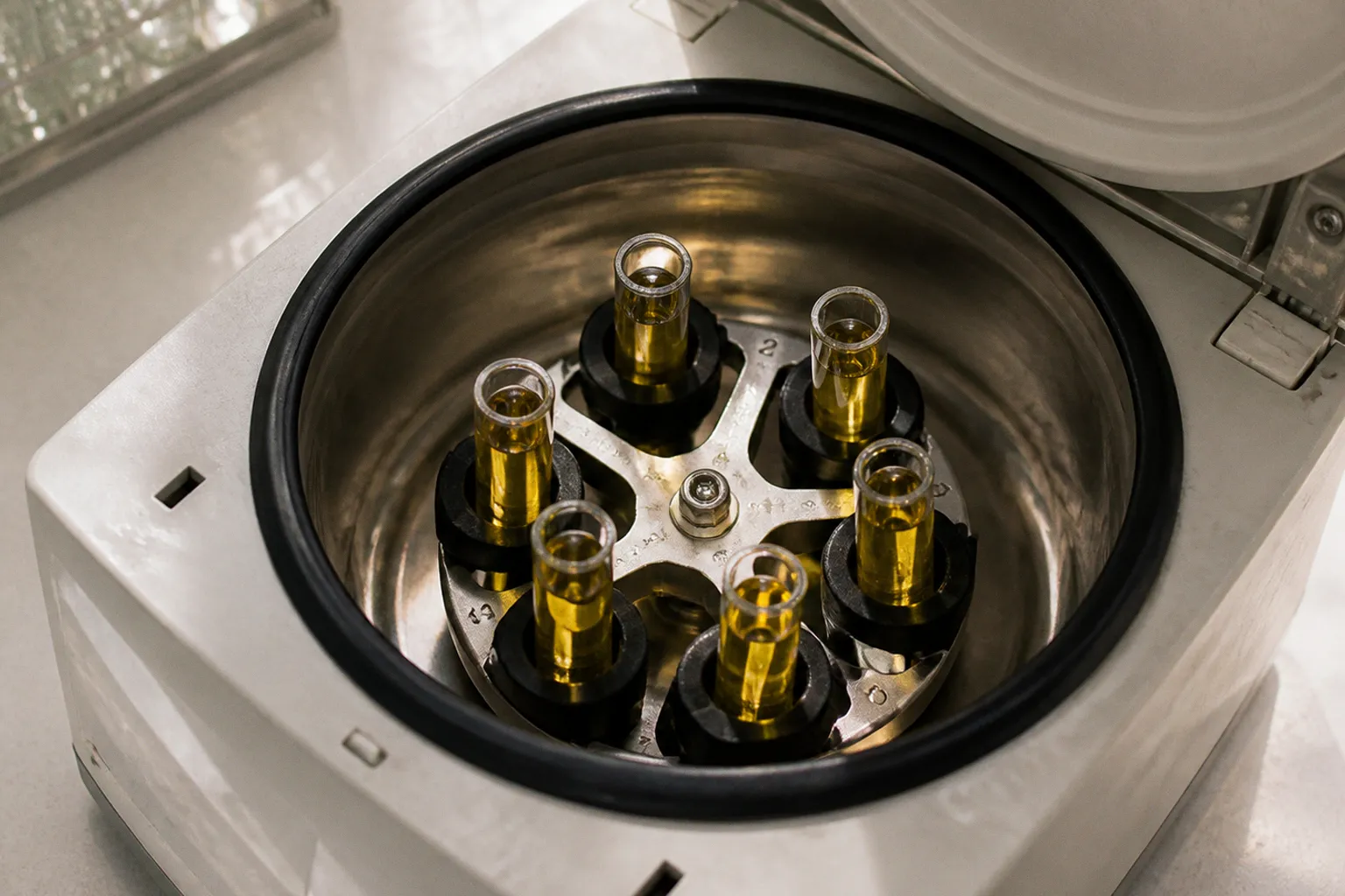 Vitamin D monitoring: which method suits your risk group?